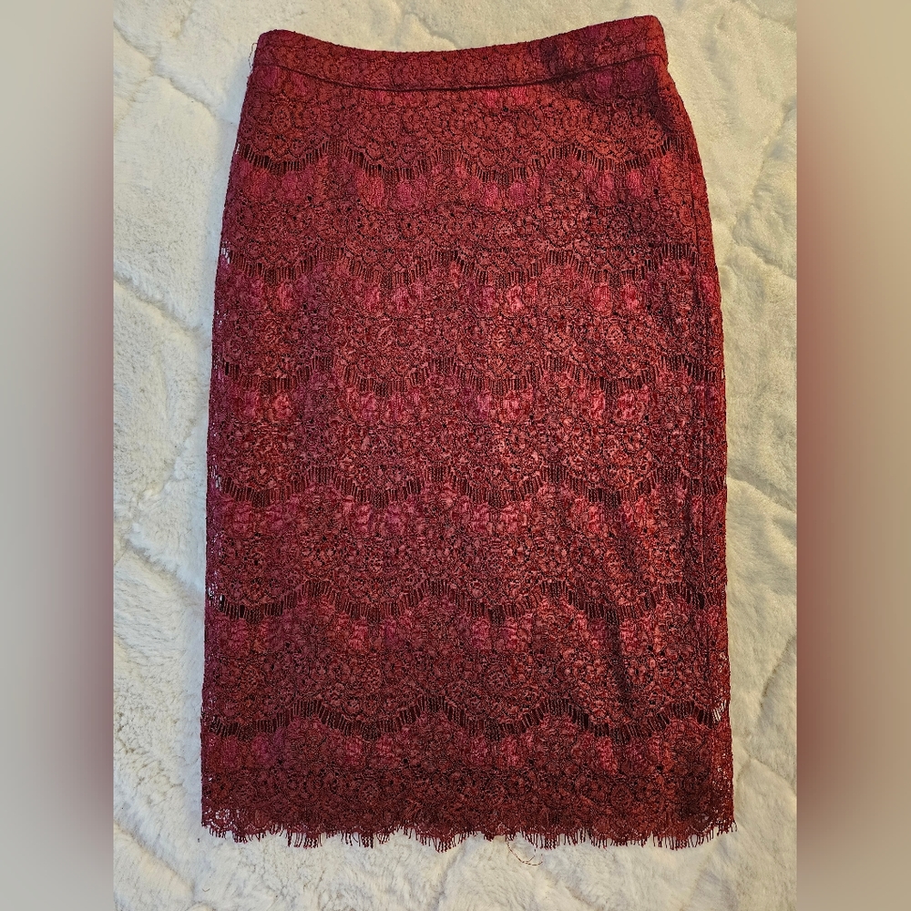 Forever 21 Burgundy Lace Lined Pencil Skirt Size Small Zip Closure